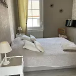 Au Bois Dormant Bed and breakfast 3*