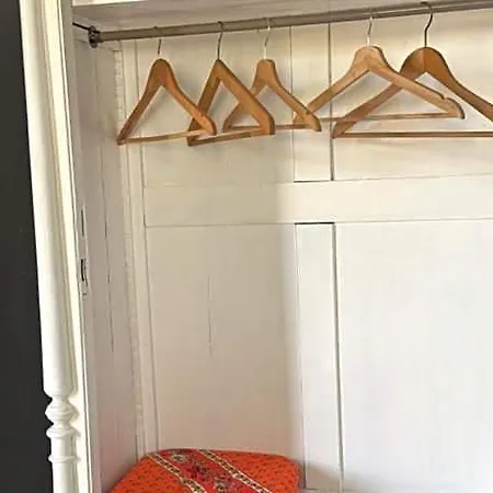 Au Bois Dormant Bed & Breakfast 3*